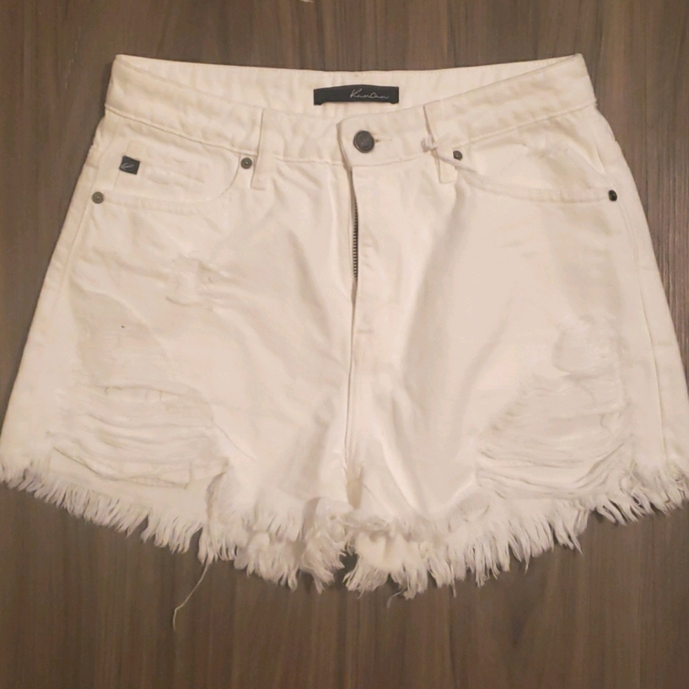 Kancan distresses white shorts